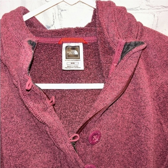 The North Face Women’s 1/4 Button Zip Hoodie Sweater Sz Medium Maroon Sweatshirt - Picture 2 of 3